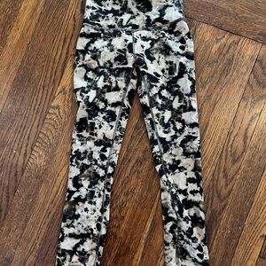 lululemon tie dye wunderunder train luxtreme drawstring leggings size 2, 25”